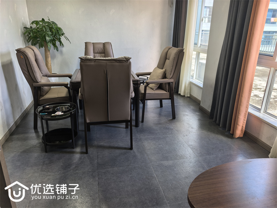 回风一品广场560平茶楼转让(带超大露天阳台)