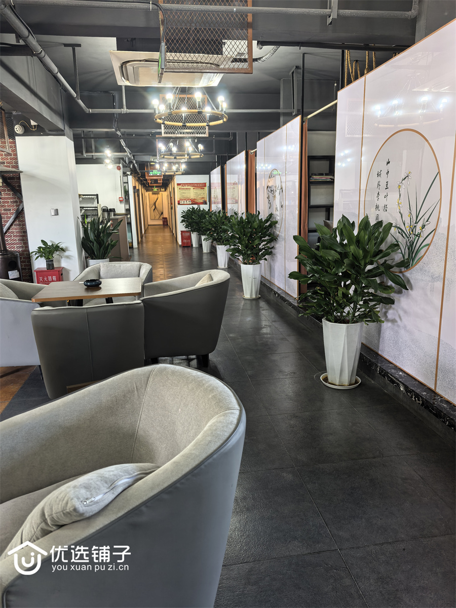 回风一品广场560平茶楼转让(带超大露天阳台)