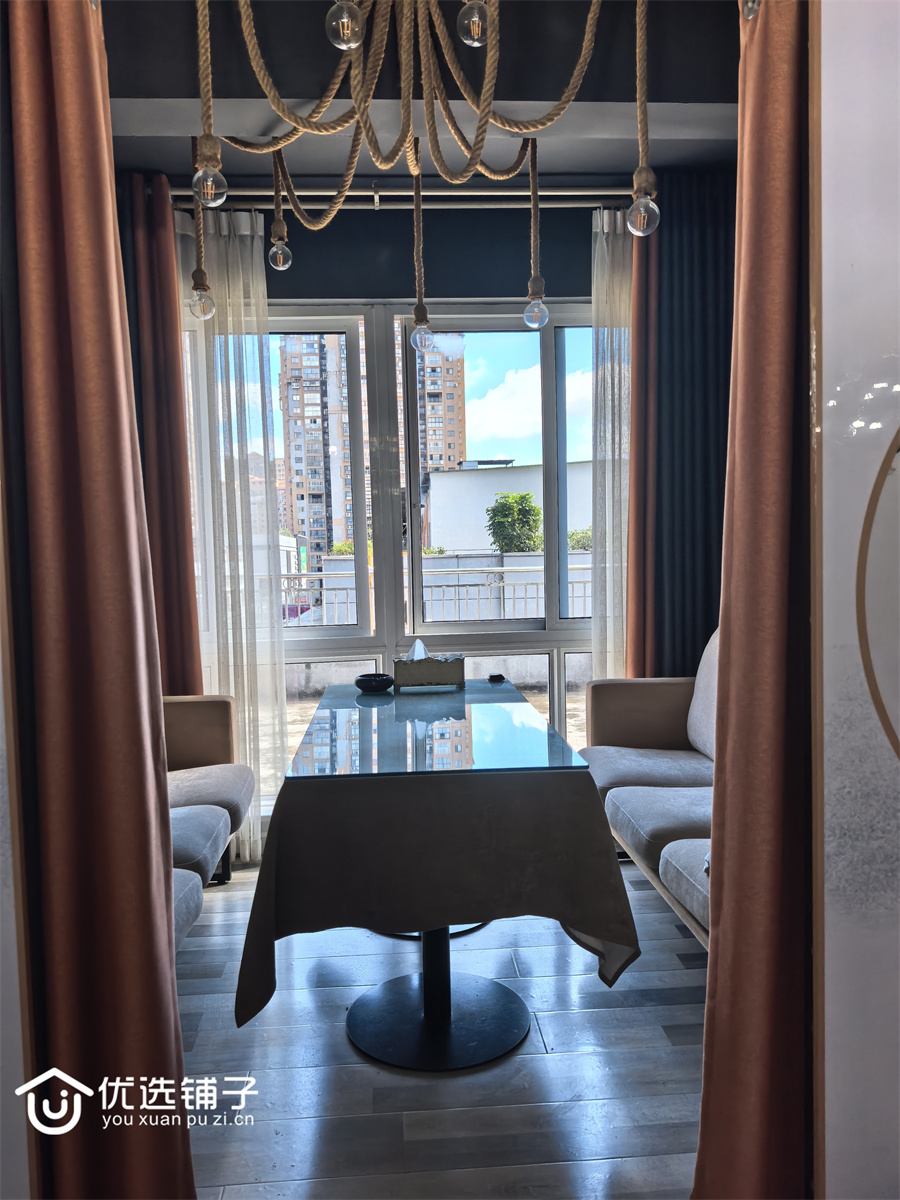 回风一品广场560平茶楼转让(带超大露天阳台)