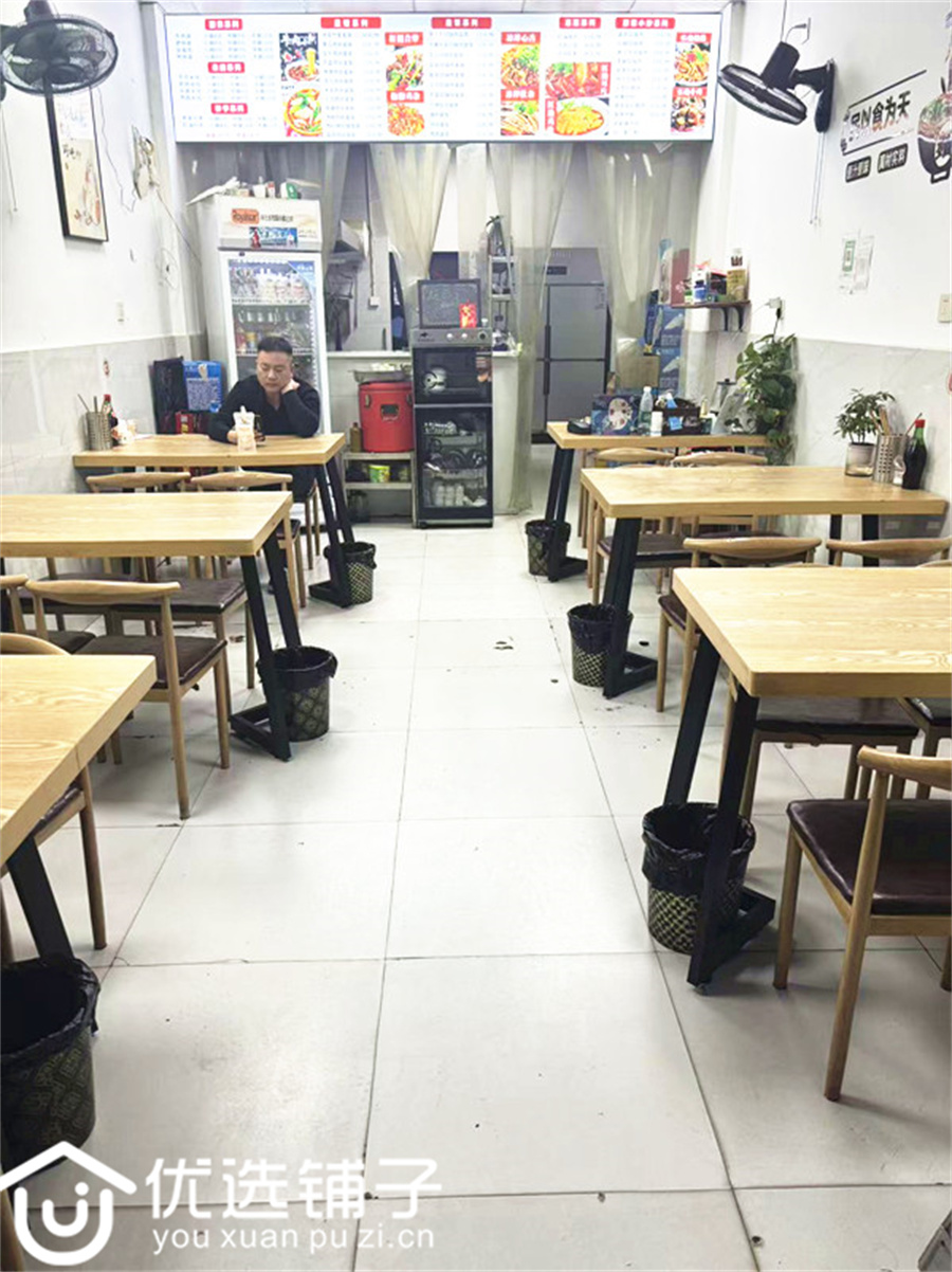 老城气象局旁80平餐饮店转让(带夹层)