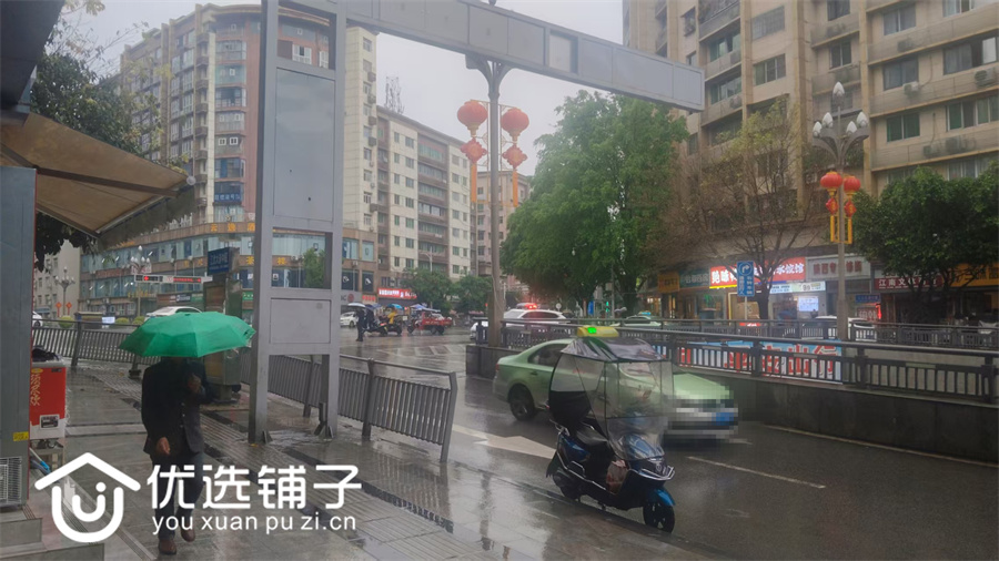 老江北红绿灯旁68平餐馆转让三通(有二楼)
